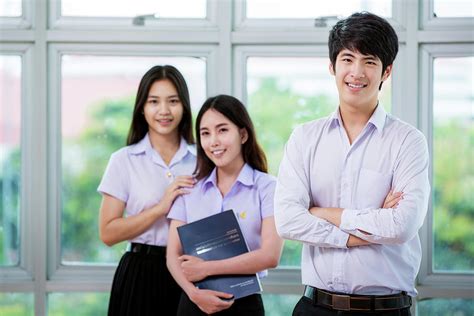 dating thai university students